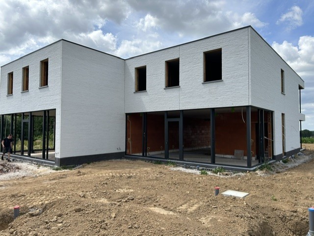 Grote aluminium glaspartijen, geplaatst met precisie - detail 2